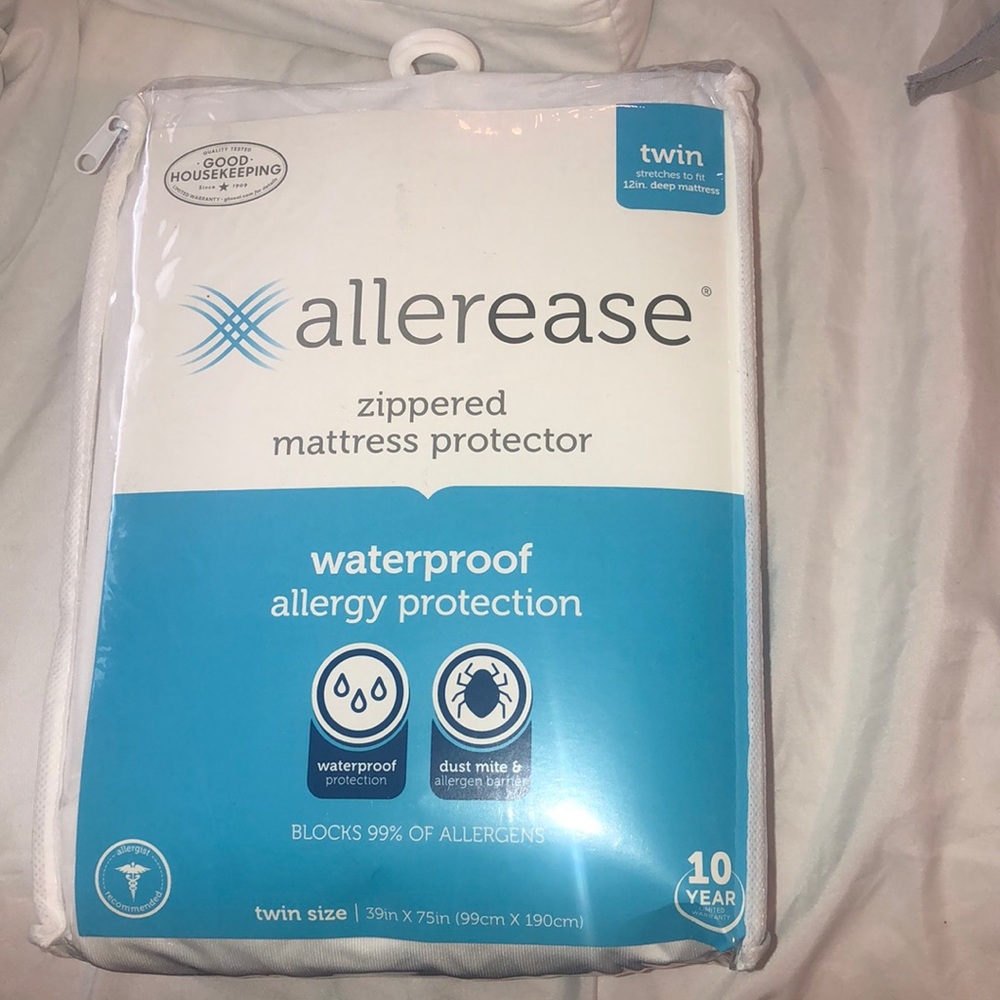 Zipper mattress protector